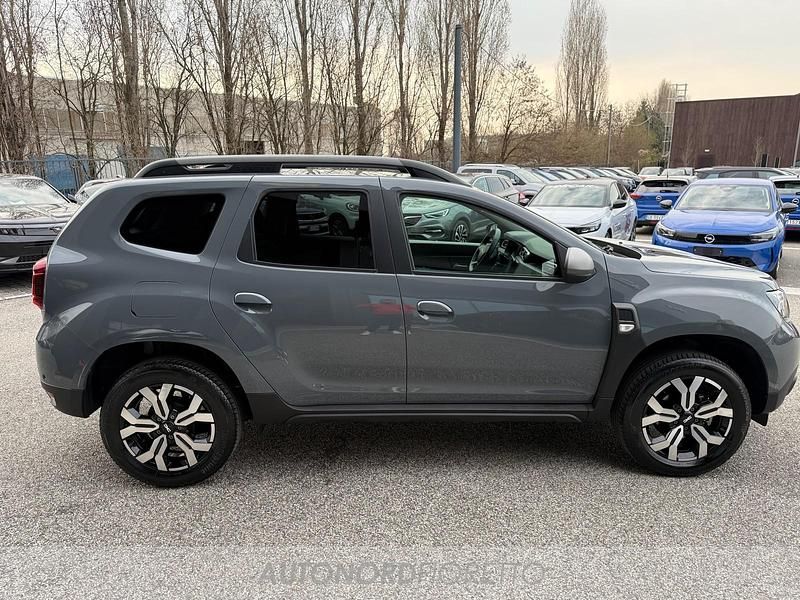 Usata Dacia Duster Journey 100 CV (73 kW) 2023 Grigio SUV