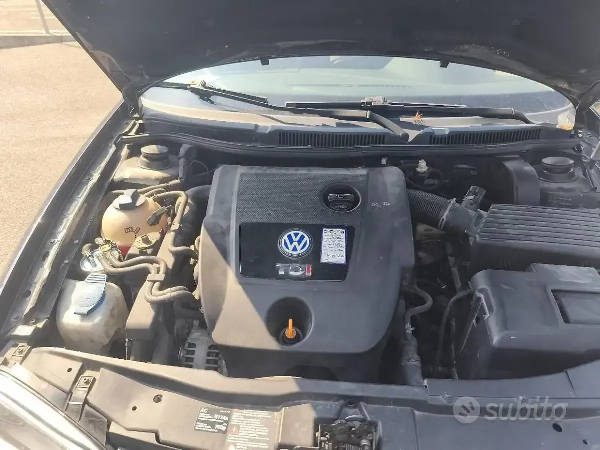 Usata VW Golf IV 101 CV (74 kW) 2003 Berlina