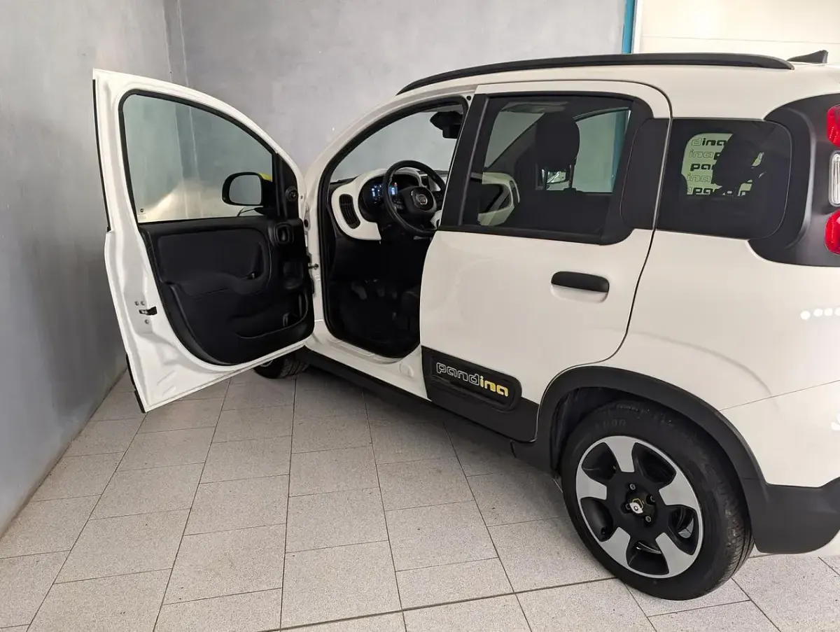 Usata Fiat Panda Cross Cross 70 CV (51 kW) 2024 Bianco Utilitaria