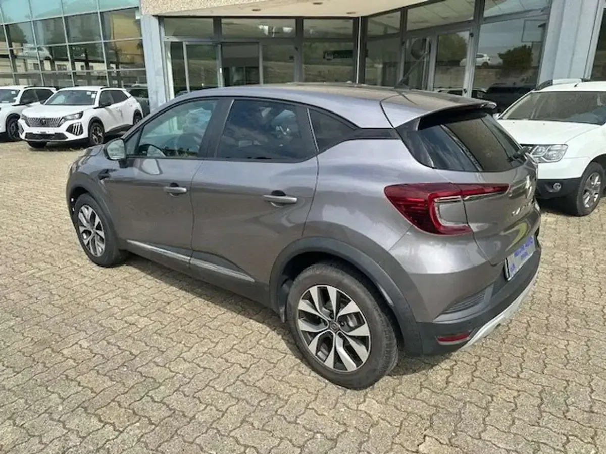 Usata Renault Captur 131 CV (96 kW) 2020 Grigio SUV