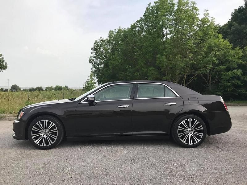 Marrone Usata 2011 Lancia Thema Tre volumi | 11.000 € (Cara) - Immagine 1/4