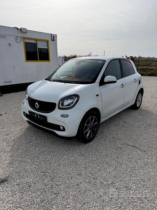 Usata Smart ForFour Passion 70 CV (51 kW) 2017 Bianco Utilitaria