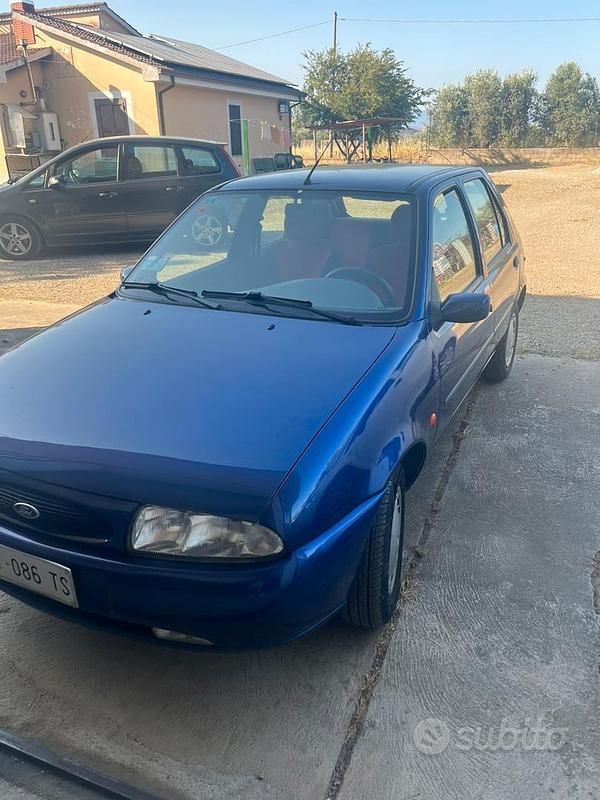 Usata Ford Fiesta 1998 Blu Berlina