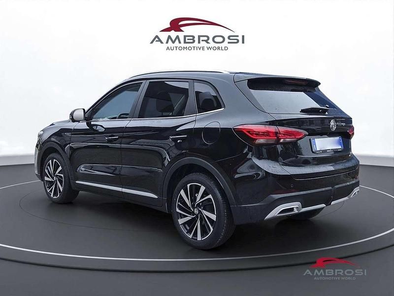 Usata MG ZS Luxury 268 CV (197 kW) 2024 Diamond red Berlina