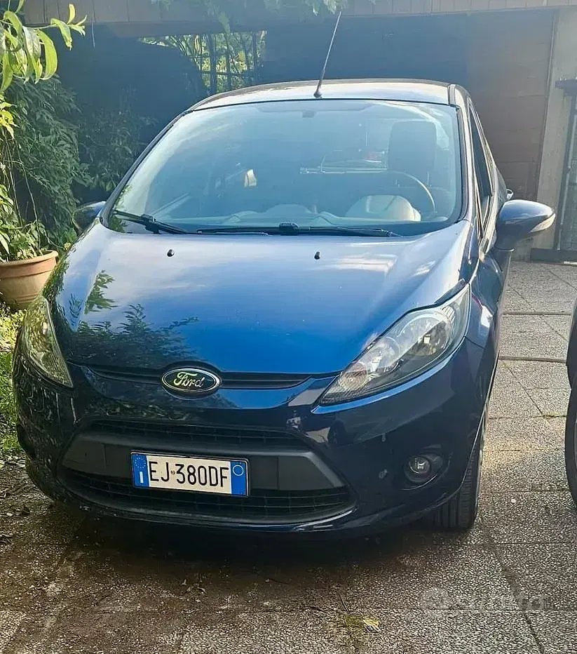 Usata Ford Fiesta 95 CV (69 kW) 2015 Blu Utilitaria