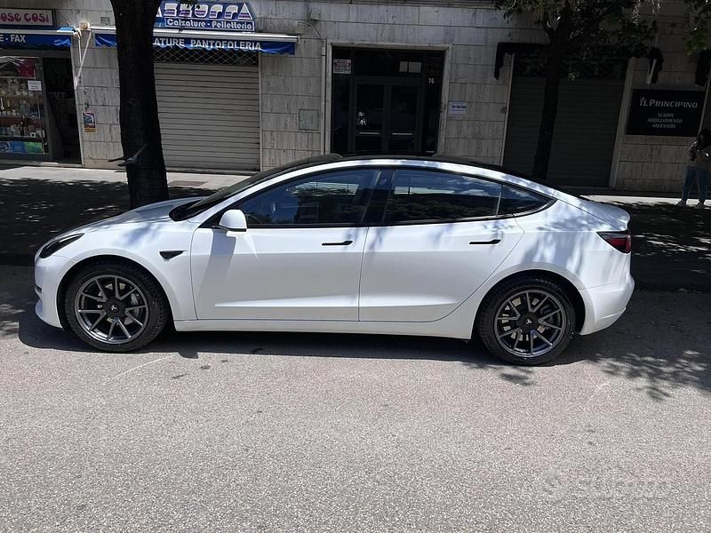 Usata Tesla Model 3 Long Range AWD 11 kW (15 CV) 2021 Bianco Berlina