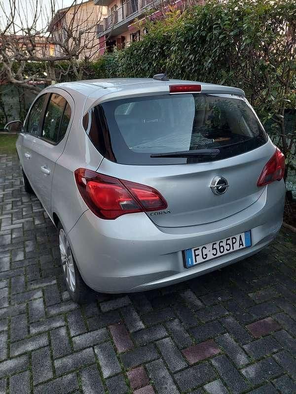 Usata Opel Corsa 90 CV (66 kW) 2017 Argento Utilitaria