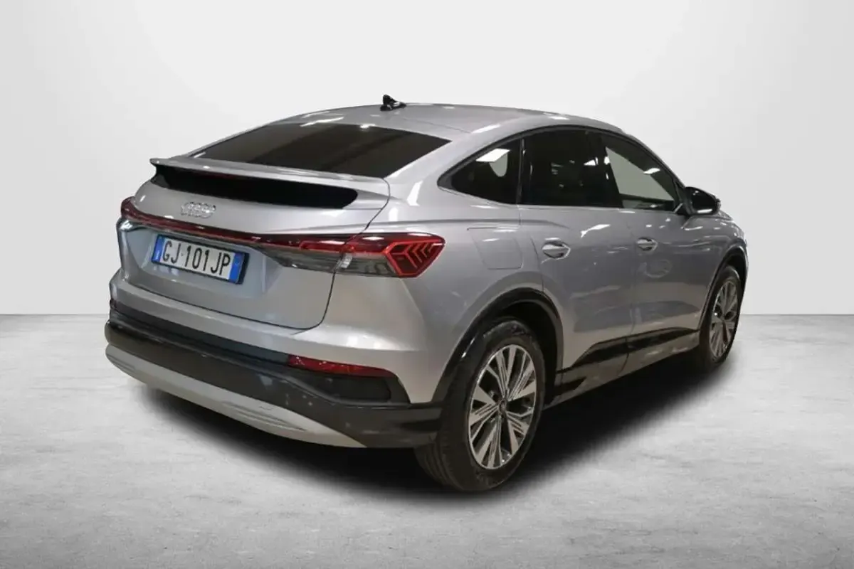 Usado Audi Q4 Sportback e-tron 69 kW (95 CV) 2022 Plateado SUV