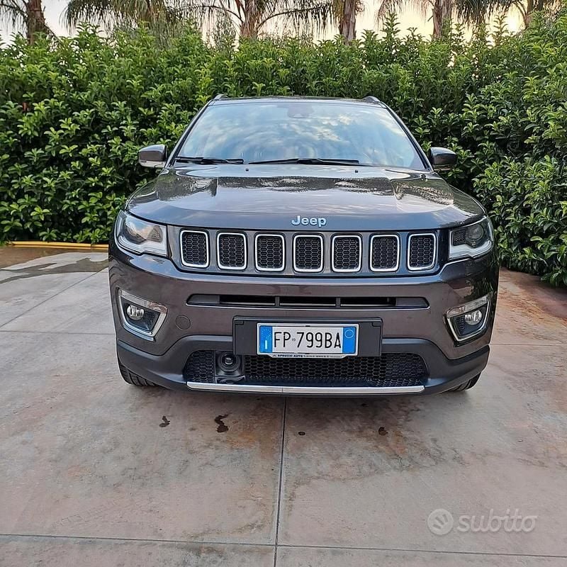 Usata Jeep Compass Limited 140 CV (102 kW) 2018 Grigio SUV