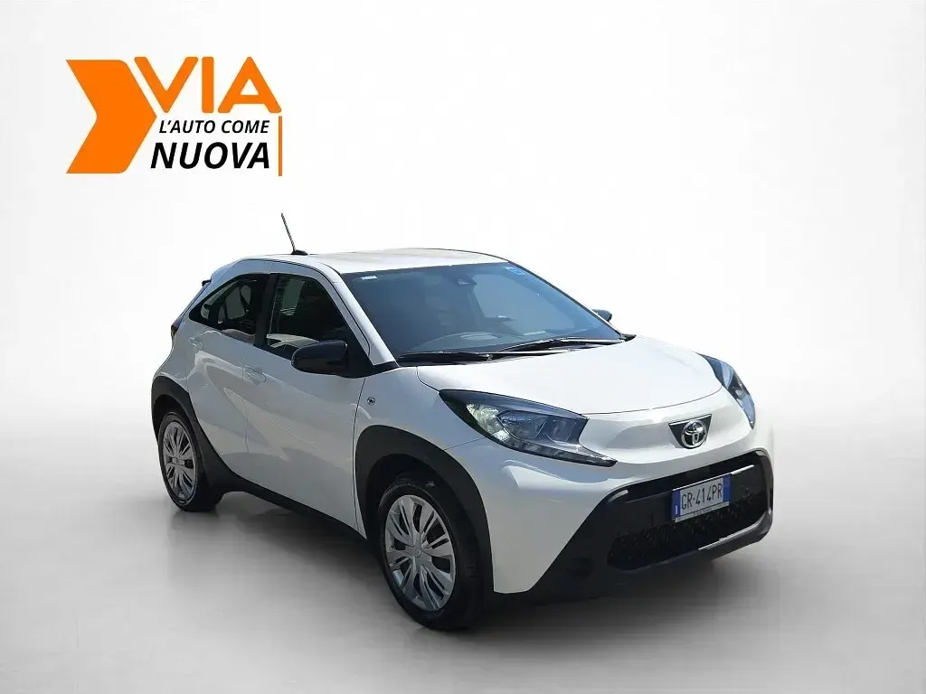 Usata Toyota Aygo X Active 72 CV (52 kW) 2024 Bianco SUV