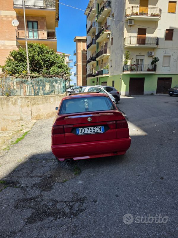 Usata Alfa Romeo 155 116 CV (85 kW) 1995 Rosso Berlina
