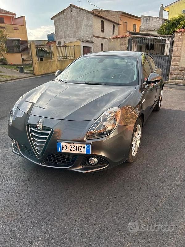 Usata Alfa Romeo Giulietta 105 CV (77 kW) 2015 Utilitaria