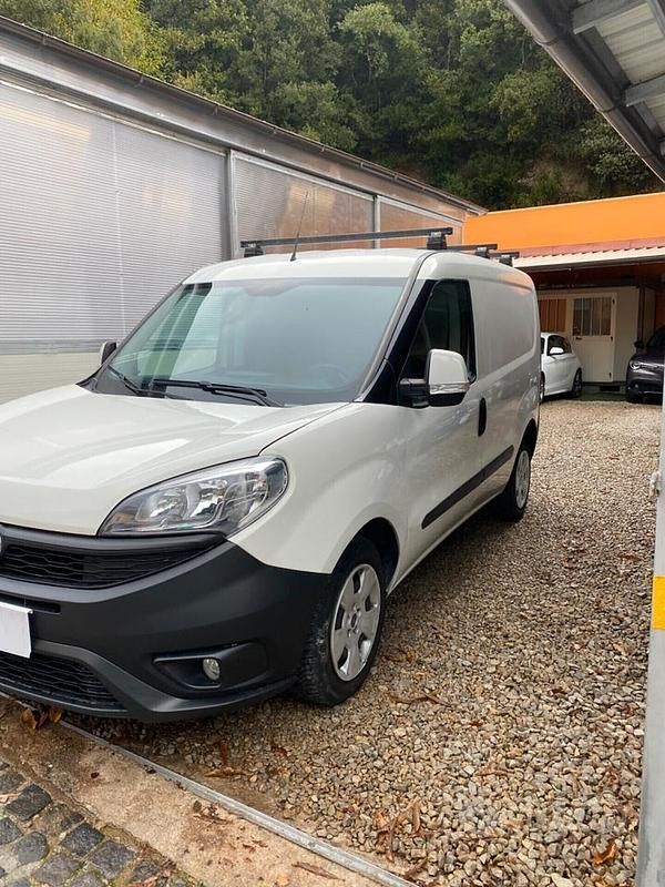 Usata Fiat Doblò Easy 120 CV (88 kW) 2017 Bianco Monovolume