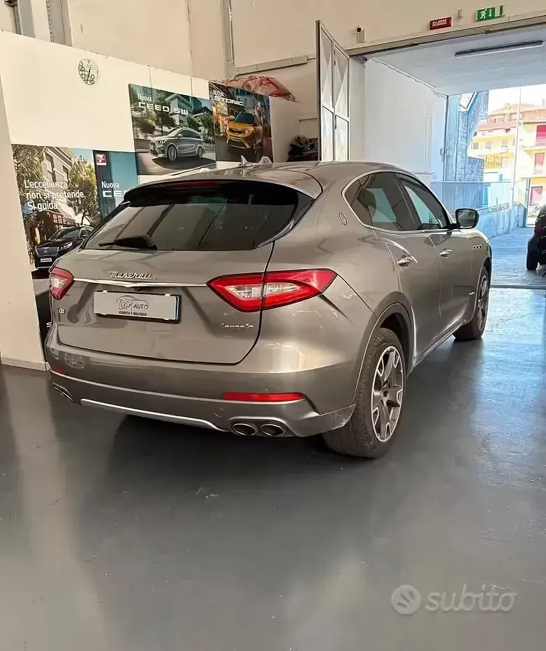 Usata Maserati Levante GranLusso 275 CV (202 kW) 2019 Grigio SUV