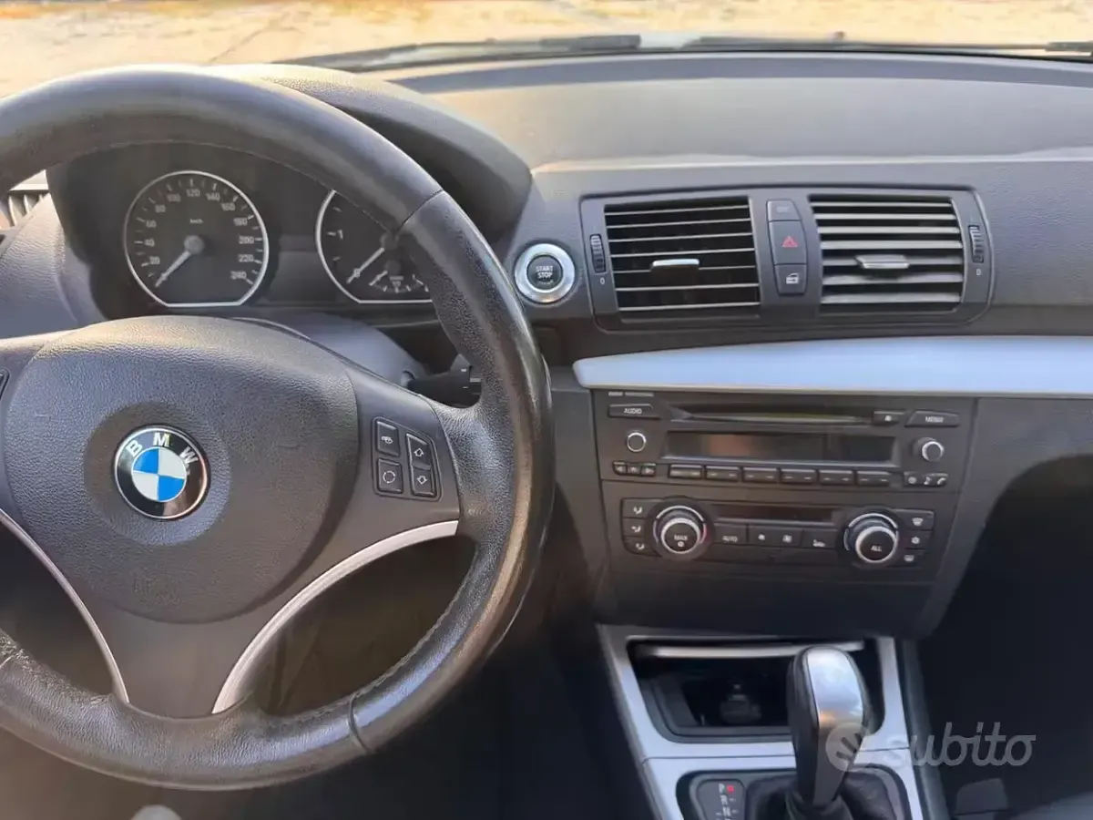 Usata BMW 118 143 CV (105 kW) 2010 Nero Utilitaria
