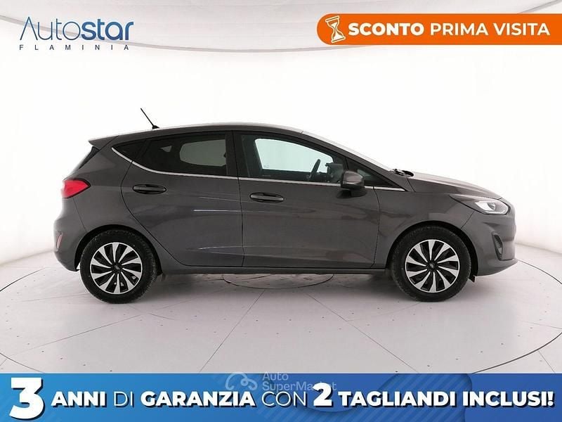 Begagnad Ford Fiesta Titanium 125 HK (91 kW) 2022 Grå Halvkombi