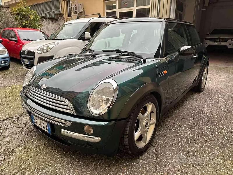 Usata Mini Cooper 116 CV (85 kW) 2004 Verde Utilitaria