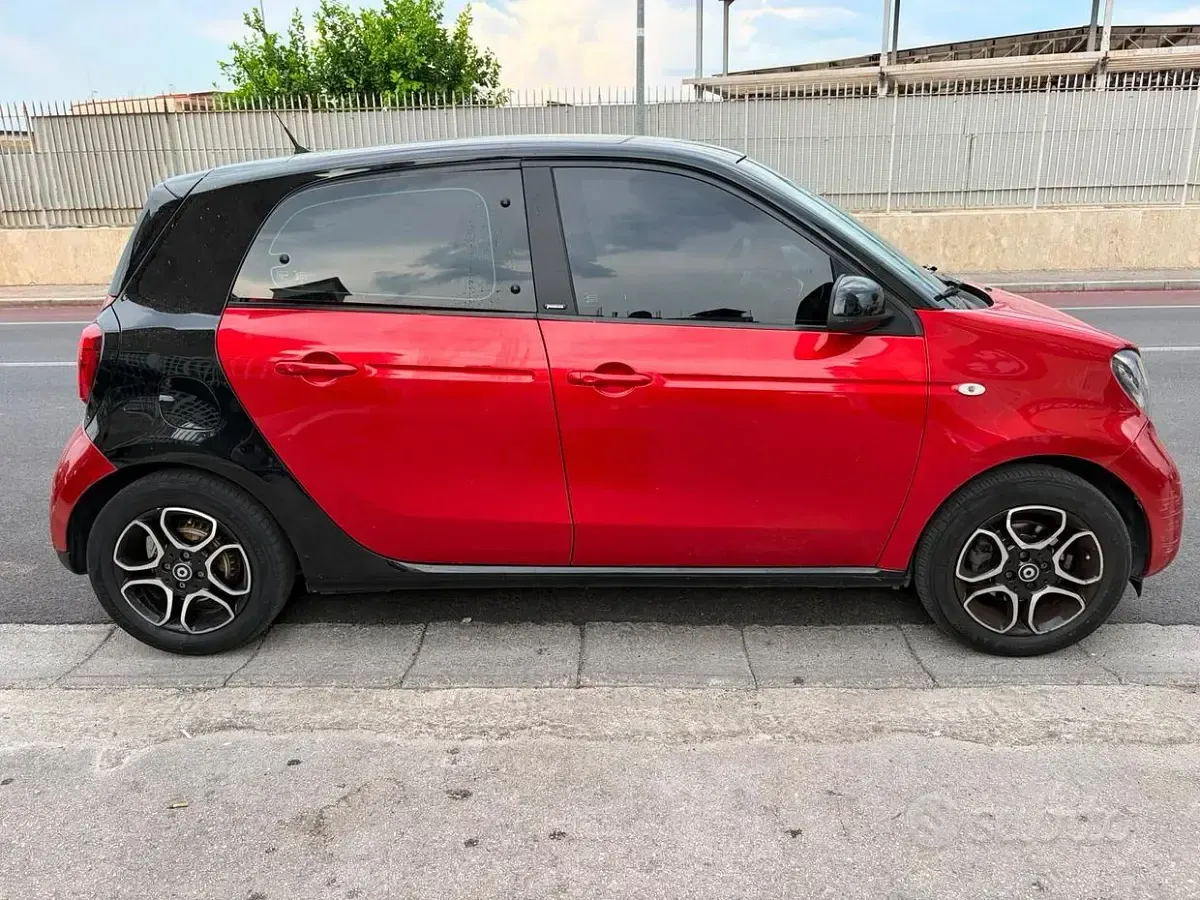 Usata Smart ForFour Passion 71 CV (52 kW) 2016 Rosso Utilitaria