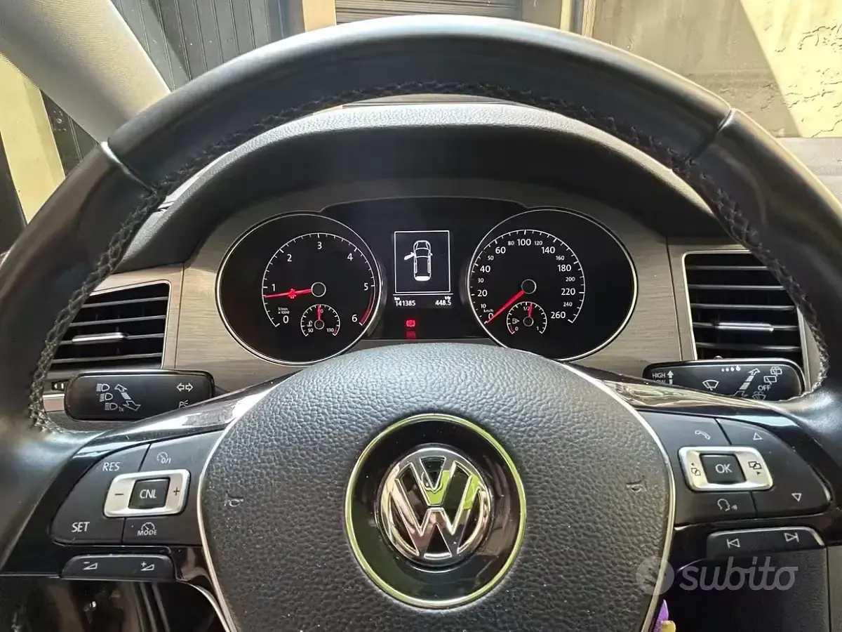 Usata VW Golf Sportsvan Business 116 CV (85 kW) 2017 Marrone Monovolume