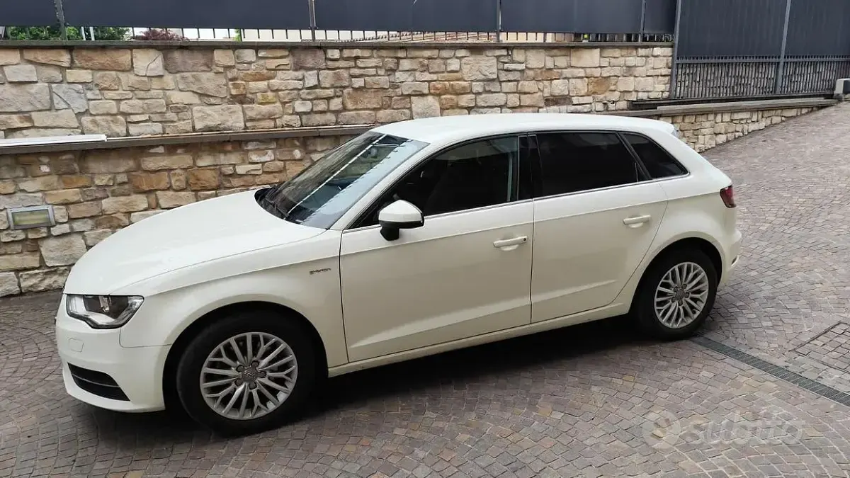 Usata Audi A3 Attraction 110 CV (80 kW) 2014 Bianco Berlina