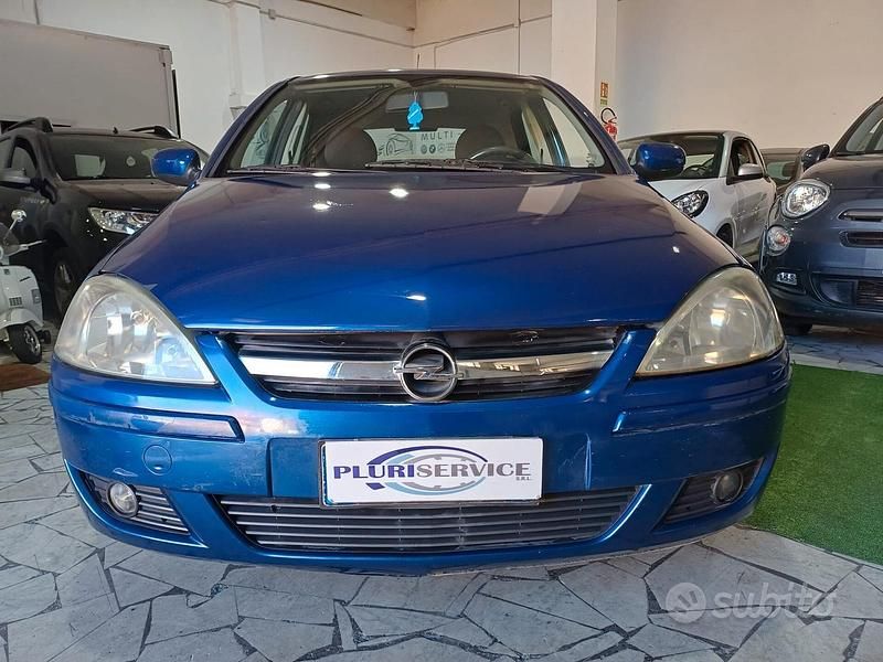 Usata Opel Corsa Cosmo 69 CV (50 kW) 2005 Blu Utilitaria