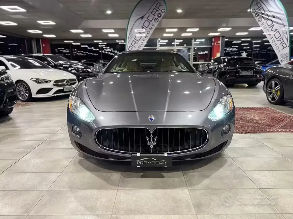 Usata Maserati GranCabrio 439 CV (322 kW) 2011 Grigio Cabrio