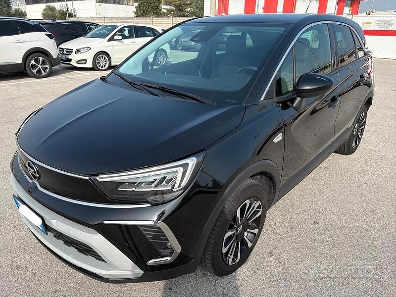 Usata Opel Crossland Elegance 110 CV (80 kW) 2023 Nero SUV