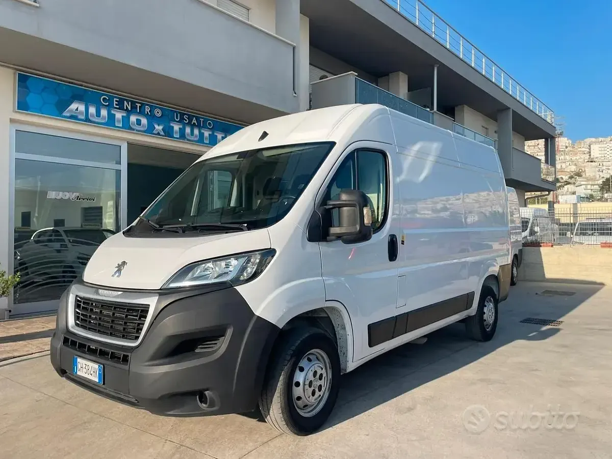 Usata Peugeot Boxer 140 CV (102 kW) 2022 Bianco Furgone