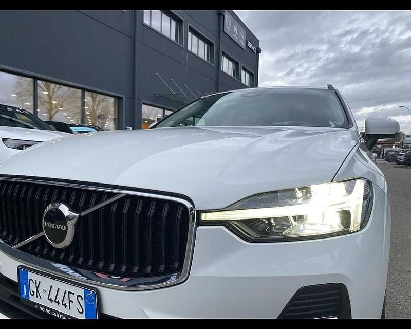Usata Volvo XC60 Momentum 197 CV (144 kW) 2022 Bianco SUV