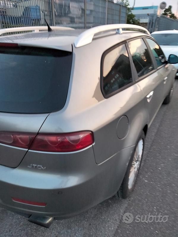 Grigio Usata 2007 Alfa Romeo 159 Station wagon | 1500 € - Immagine 1/4