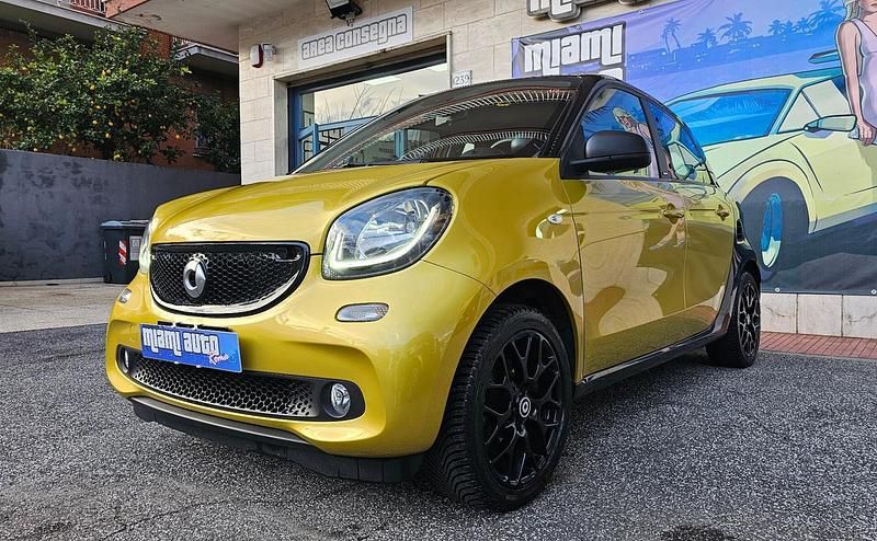 Usata Smart ForFour Passion 90 CV (66 kW) 2019 Oro Utilitaria