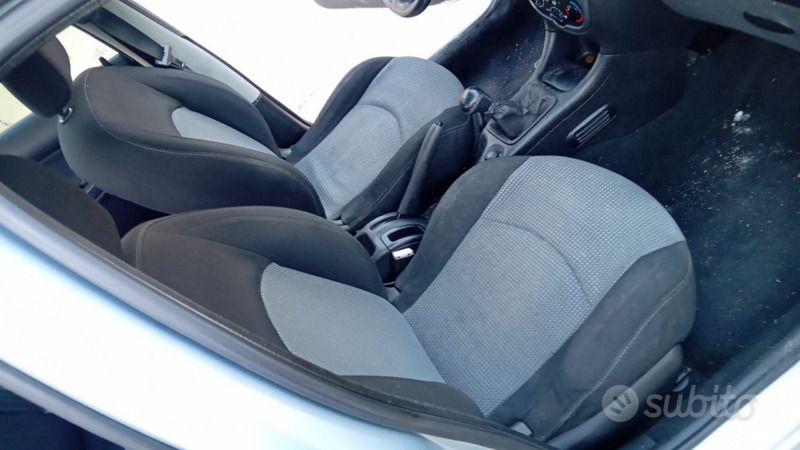 Usata Peugeot 206 75 CV (55 kW) 2005 Grigio Utilitaria