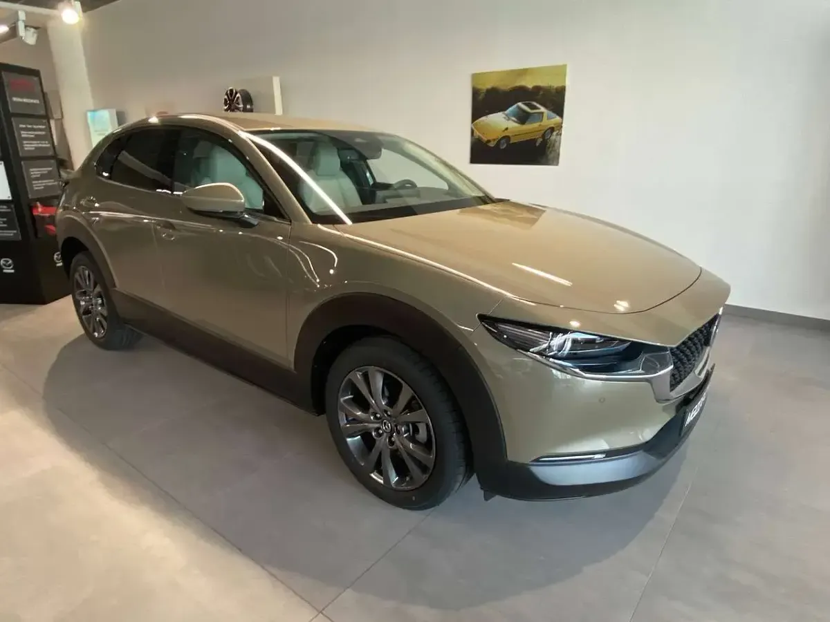 Nuova Mazda CX-30 Takumi-Line 140 CV (102 kW) 2026 Zircon sand SUV
