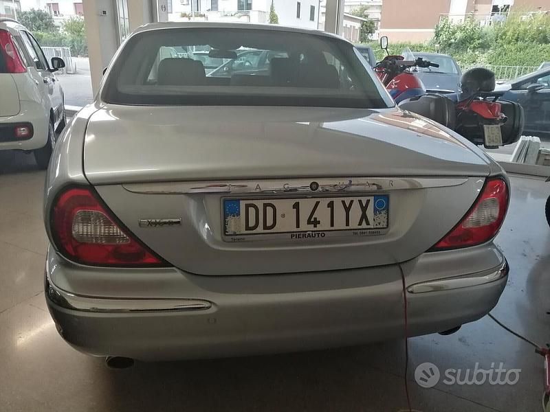 Usata Jaguar XJ Executive 207 CV (152 kW) 2007 Argento Berlina