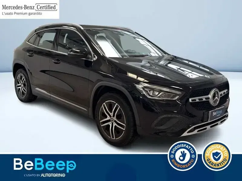 Usata Mercedes GLA200 150 CV (110 kW) 2020 Nero metallizzato SUV