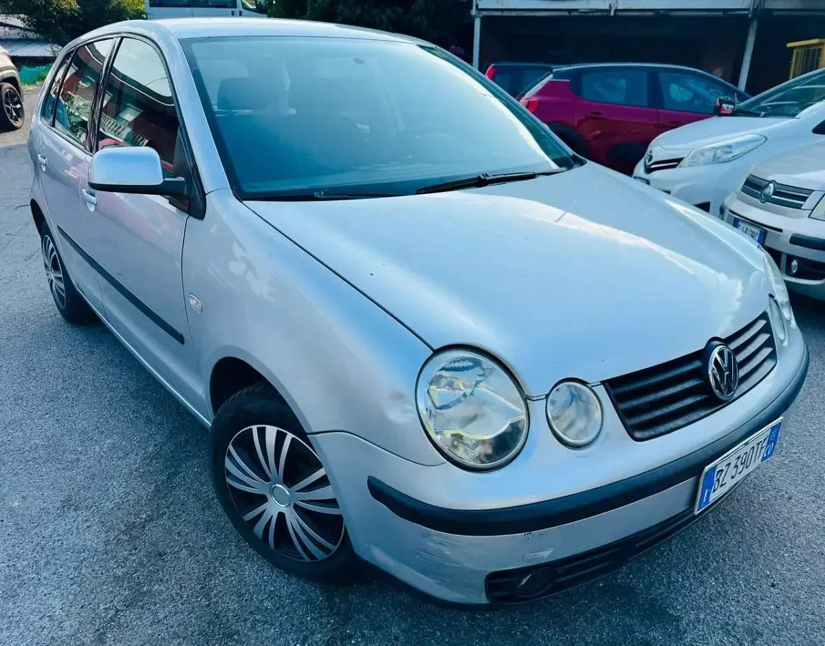 Usata VW Polo Trendline 75 CV (55 kW) 2002 Grigio Utilitaria
