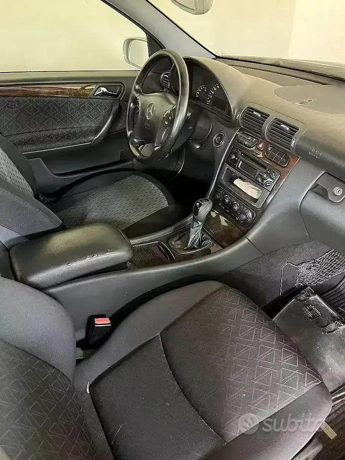 Usata Mercedes C220 143 CV (105 kW) 2003 Grigio Station wagon