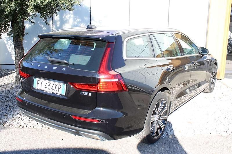 Usata Volvo V60 Inscription 150 CV (110 kW) 2019 Onyx black Station wagon
