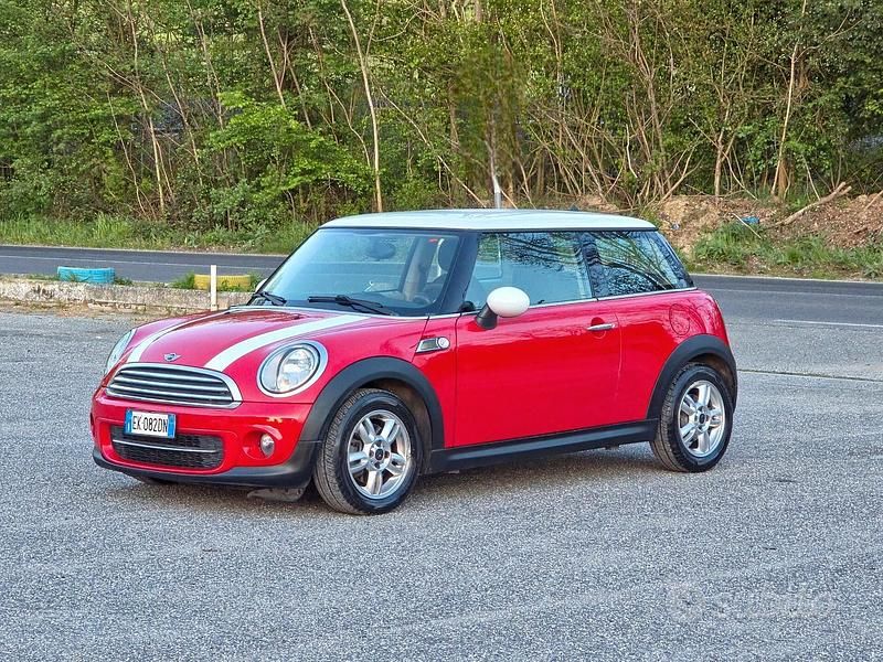 Usata Mini One D 111 CV (81 kW) 2011 Rosso Utilitaria