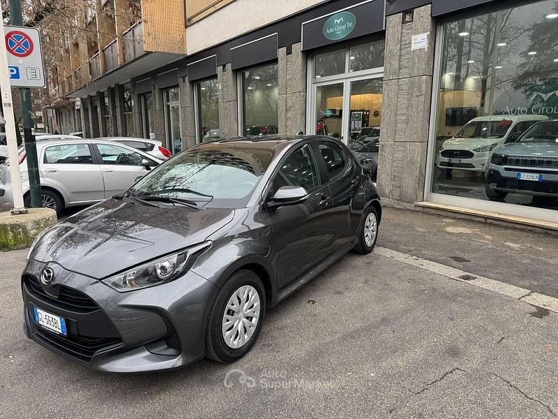 Usata Mazda 2 116 CV (85 kW) 2022 Gray Berlina