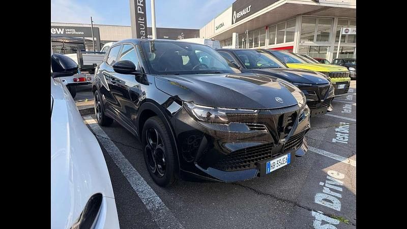 Nuova Alfa Romeo Junior Edizione Speciale 145 CV (106 kW) 2025 Nero tortona SUV