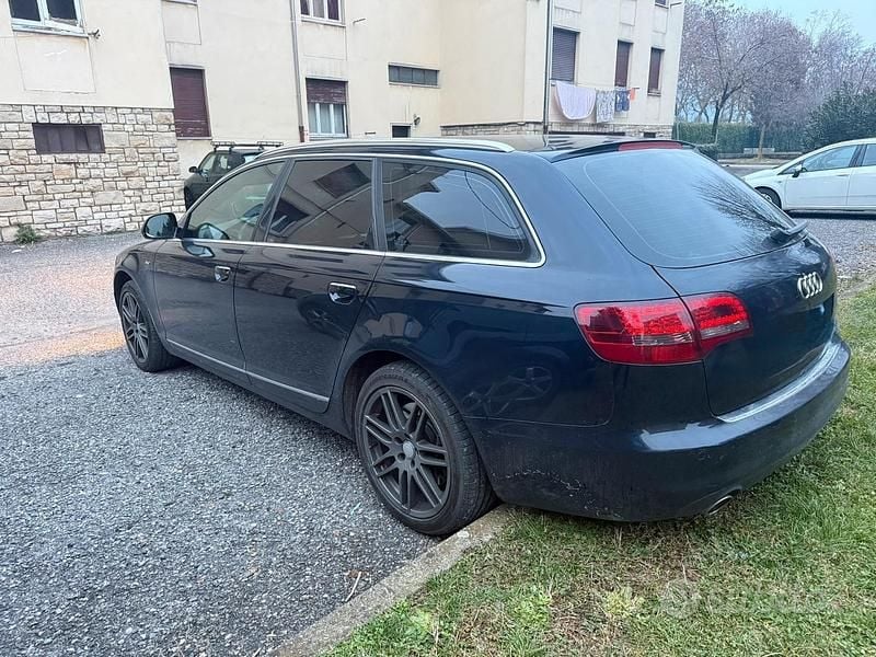 Usata Audi A6 Advanced 240 CV (176 kW) 2010 Blu Station wagon