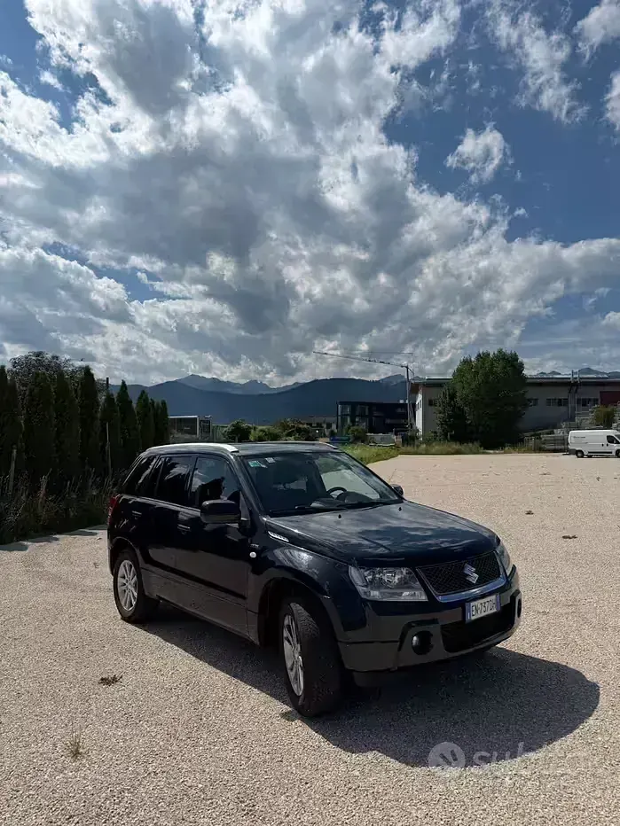 Usata Suzuki Grand Vitara 129 CV (94 kW) 2013 Nero SUV