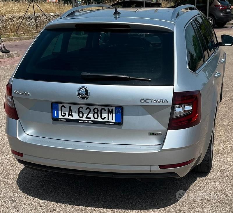 Usata Skoda Octavia 131 CV (96 kW) 2020 Grigio Station wagon