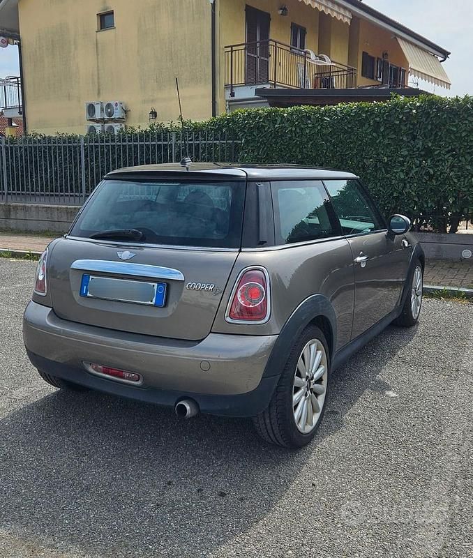 Usata Mini Cooper D 111 CV (81 kW) 2011 Grigio Utilitaria