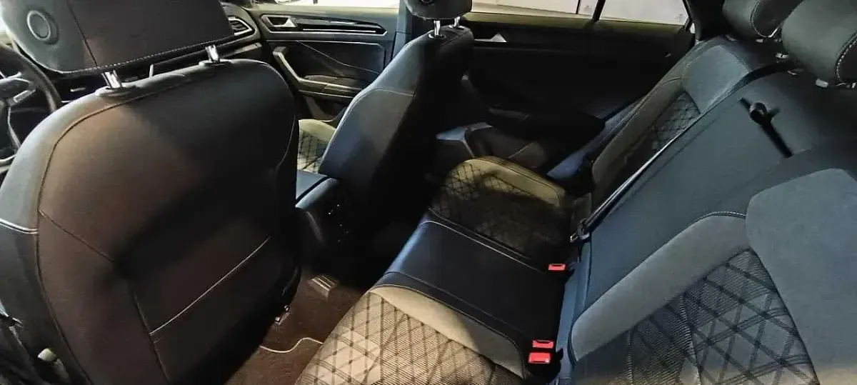 Usata VW T-Roc R-line 110 CV (80 kW) 2023 Beige SUV