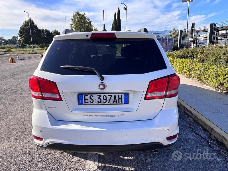 Usata Fiat Freemont Lounge 170 CV (125 kW) 2013 Bianco SUV
