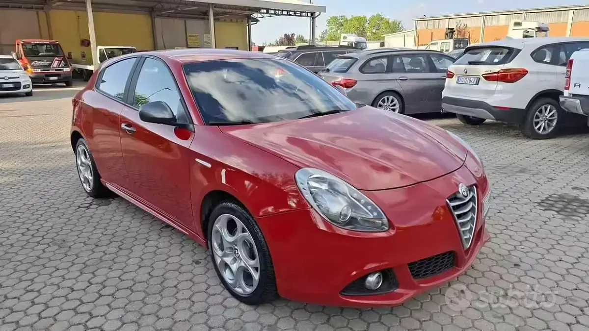 Occasion Alfa Romeo Giulietta Exclusive 105 ch (77 kW) 2015 Rouge Citadine