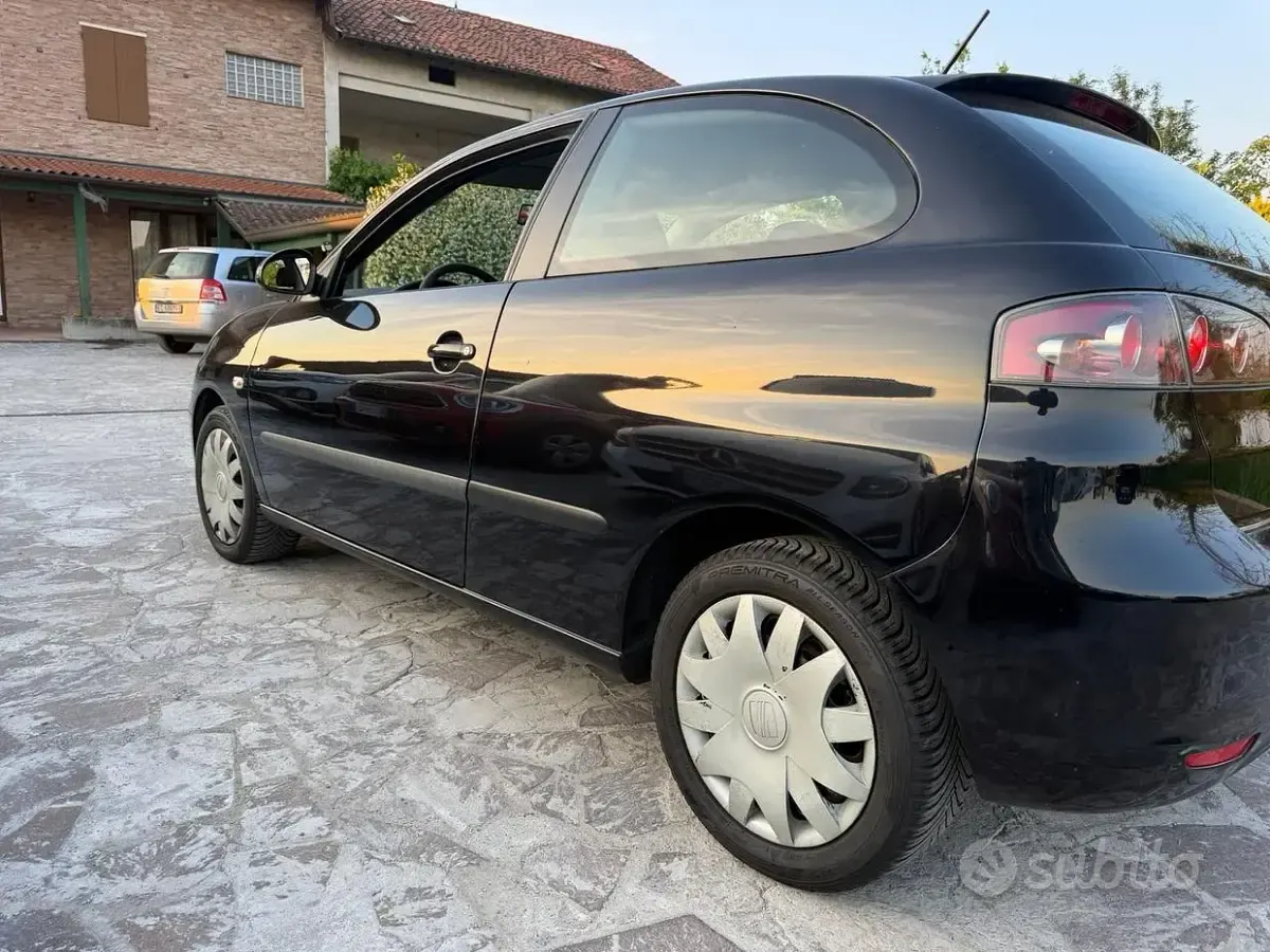 Usata Seat Ibiza 60 CV (44 kW) 2008 Nero Berlina