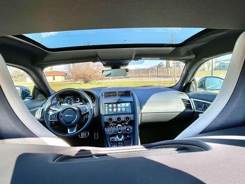 Usata Jaguar F-Type R-Dynamic 300 CV (220 kW) 2022 Verde Coupé